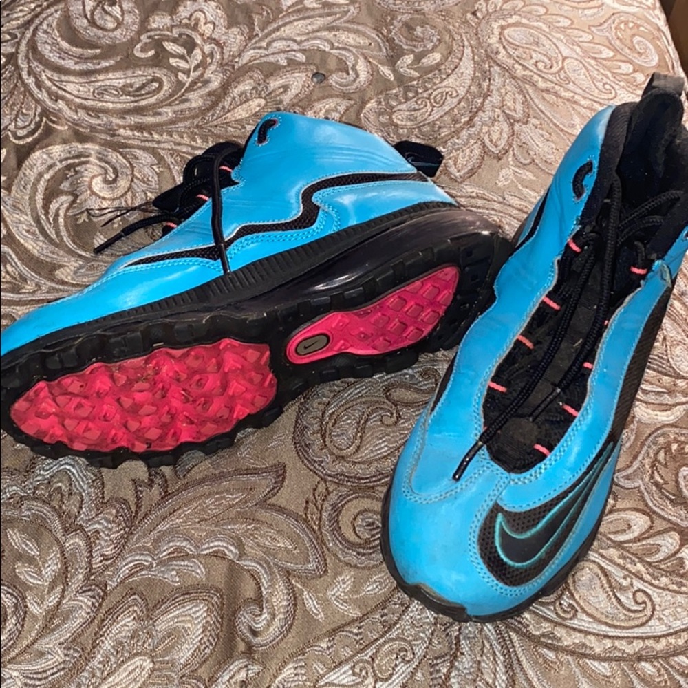 LIMITED EDITION Ken Griffey Jr. sneakers